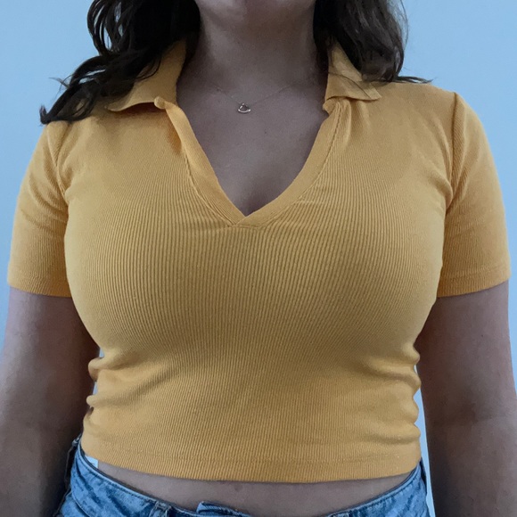 V-neck cropped polo - Picture 2 of 4